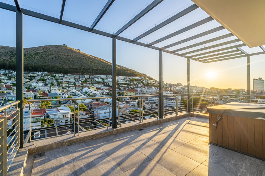 2 Bedroom Property for Sale in Green Point Western Cape